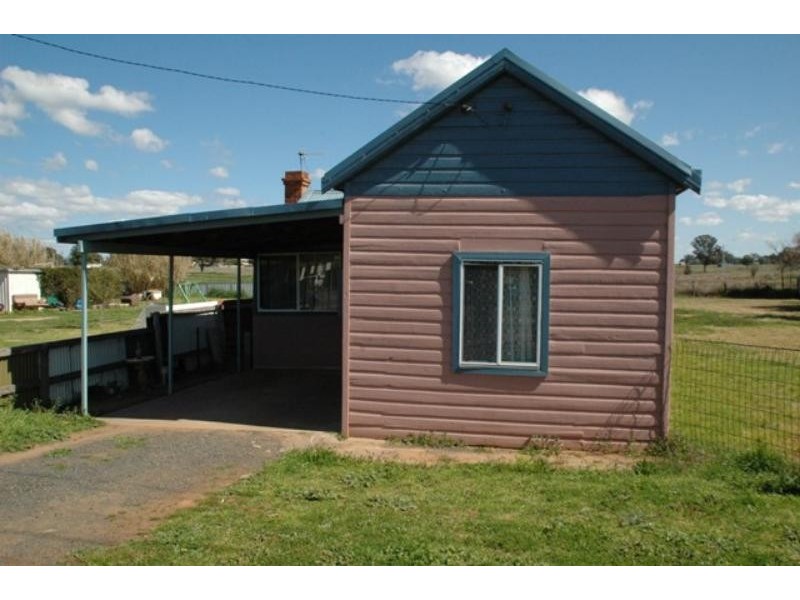 37 Iris St, Gilgandra NSW 2827