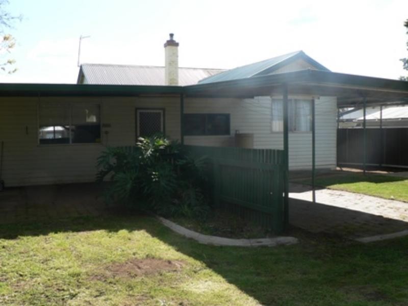 4  Hampden  St, Dubbo NSW 2830