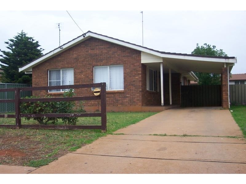 9 Wilkins St, Dubbo NSW 2830