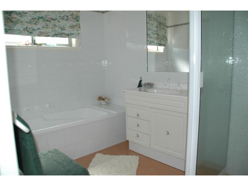 9 Gasnier Pl, Dubbo NSW 2830