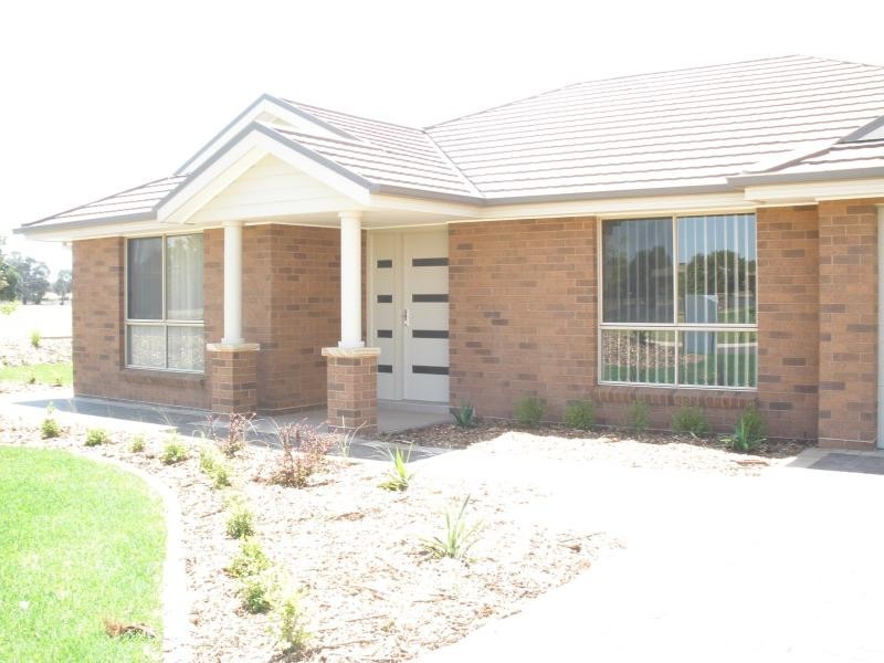 2 Daffodil Ct, Dubbo NSW 2830