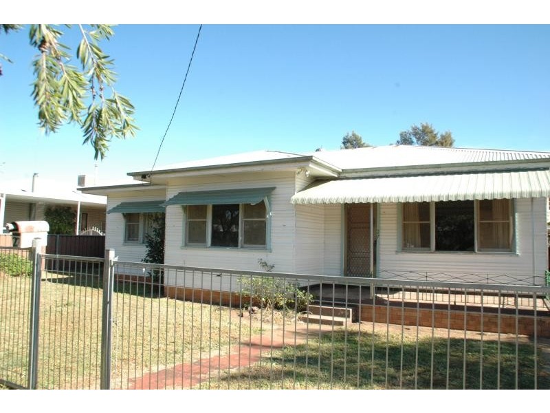 27 Young St, Dubbo NSW 2830