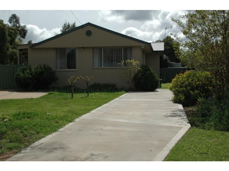 3 Gillis St, Dubbo NSW 2830
