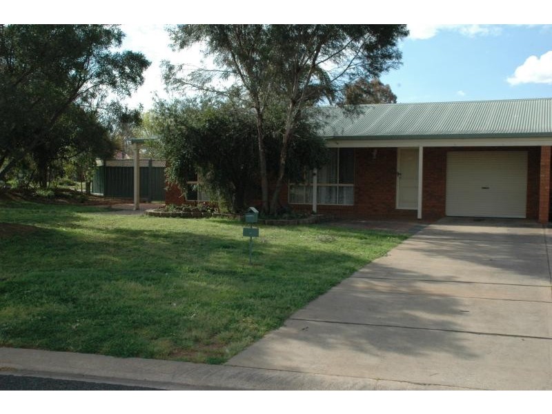 2A Robinson  Ave, Dubbo NSW 2830