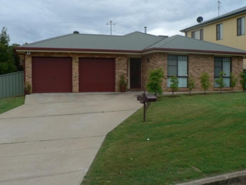 18 Ronald St, Dubbo NSW 2830