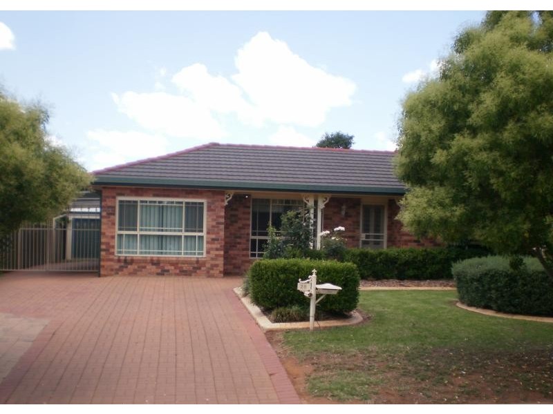 28 Websdale Dr, Dubbo NSW 2830
