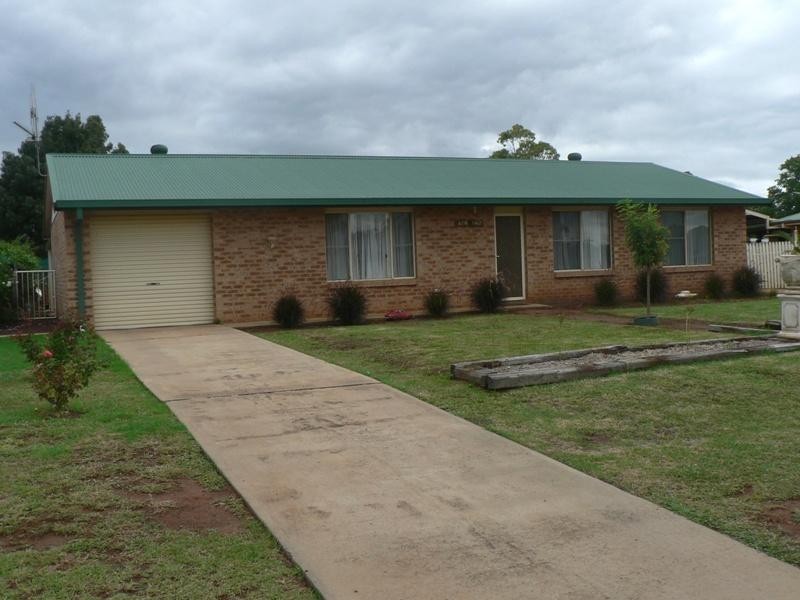 102 Birch St, Narromine NSW 2821