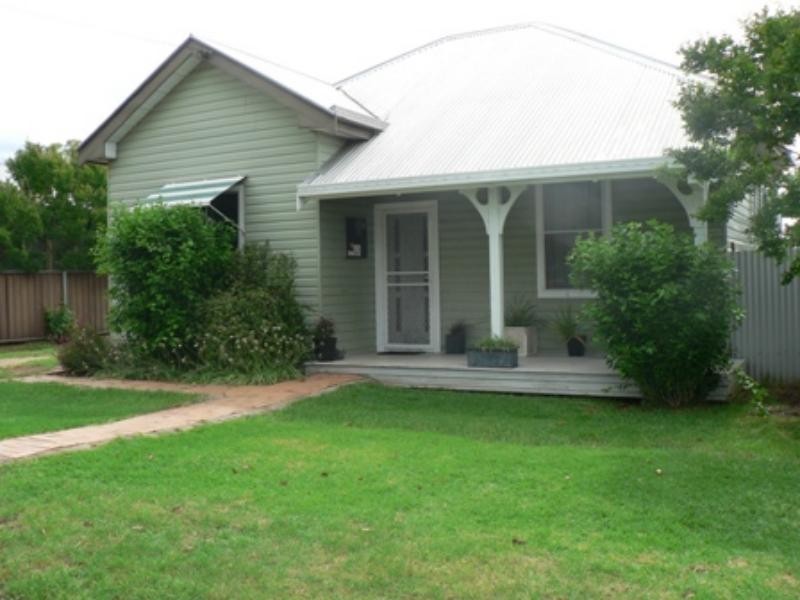 27 North St, Dubbo NSW 2830