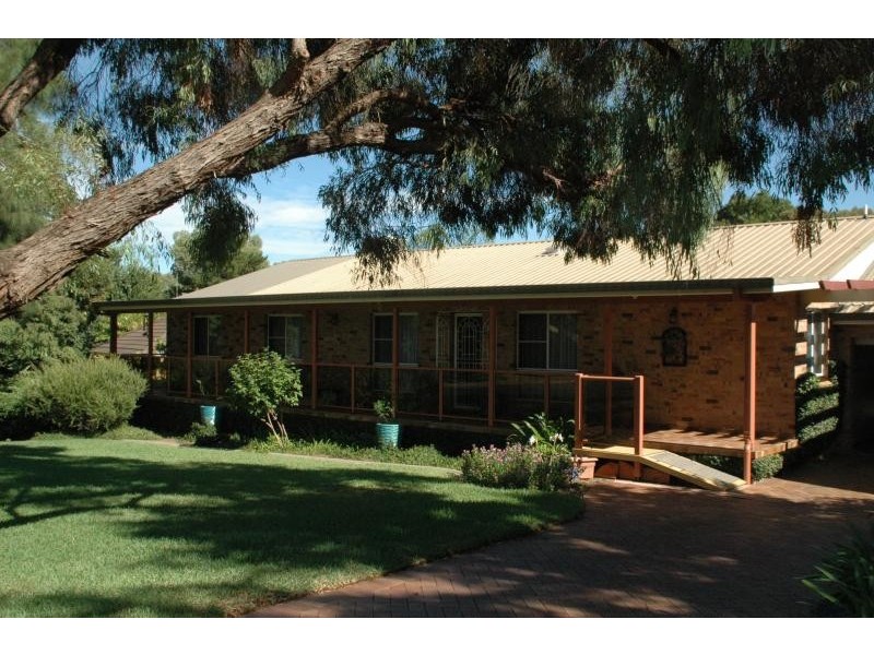 10 Bell Ave, Dubbo NSW 2830
