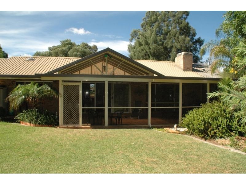 10 Bell Ave, Dubbo NSW 2830