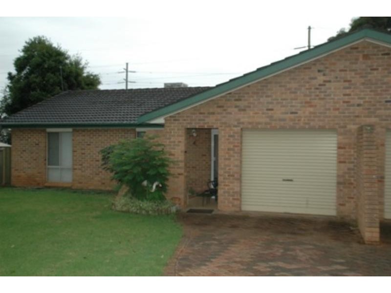 1/5 Rothesay Ct, Dubbo NSW 2830