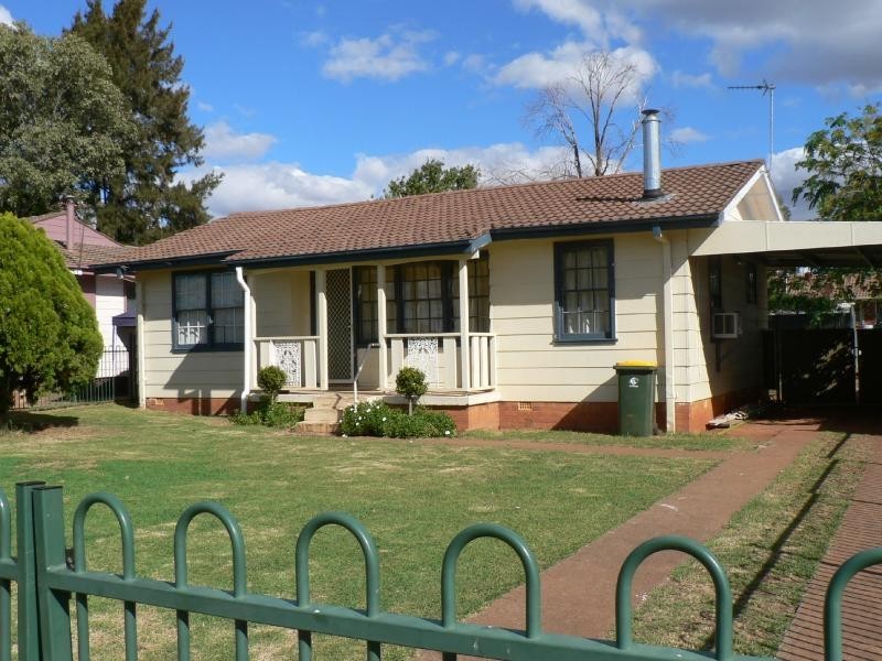 9 Houston Ave, Dubbo NSW 2830