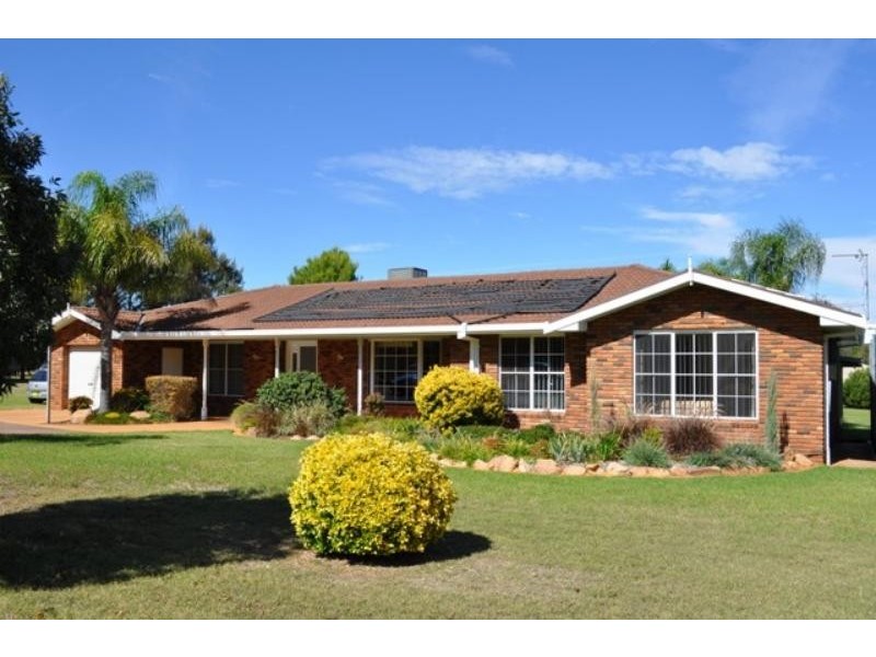 4 Webber Dr, Dubbo NSW 2830