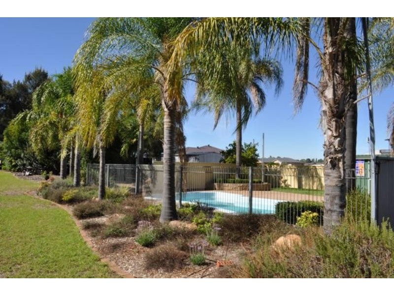 4 Webber Dr, Dubbo NSW 2830