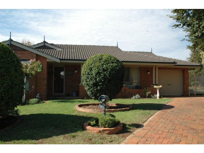 10 Gasnier Pl, Dubbo NSW 2830