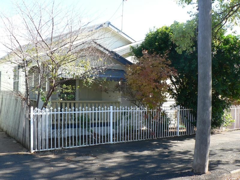 111 Gipps St, Dubbo NSW 2830