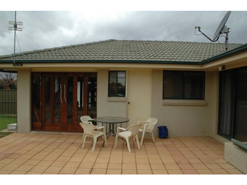 84 Twickenham  Dr, Dubbo NSW 2830