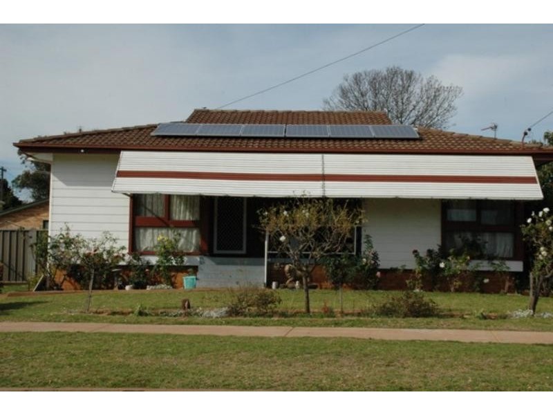 28 Armstrong Cres, Dubbo NSW 2830