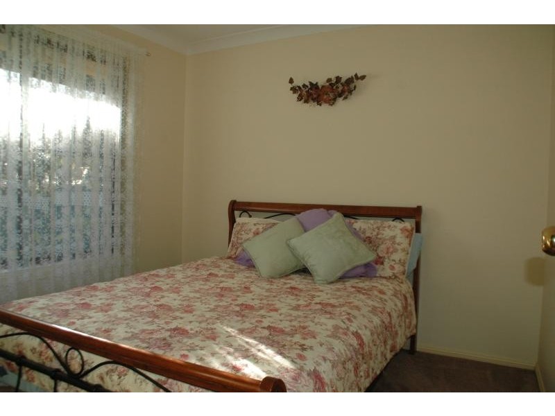 4 Oakmont Ave, Dubbo NSW 2830