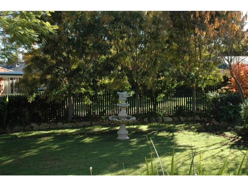 4 Oakmont Ave, Dubbo NSW 2830