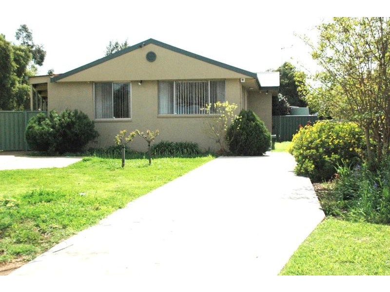 3B Gillis St, Dubbo NSW 2830