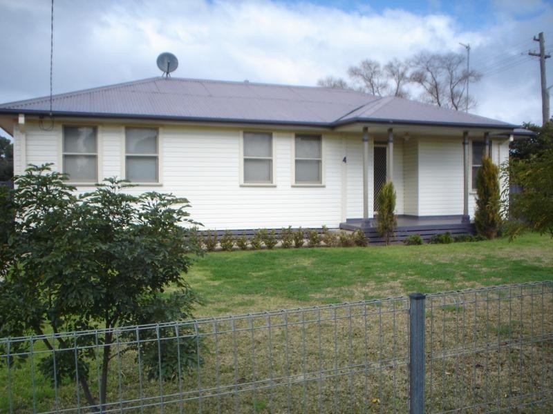 4  Wattle St, Dubbo NSW 2830