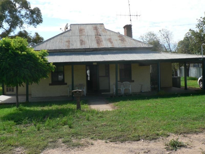 15 Chambers  St, Geurie NSW 2831