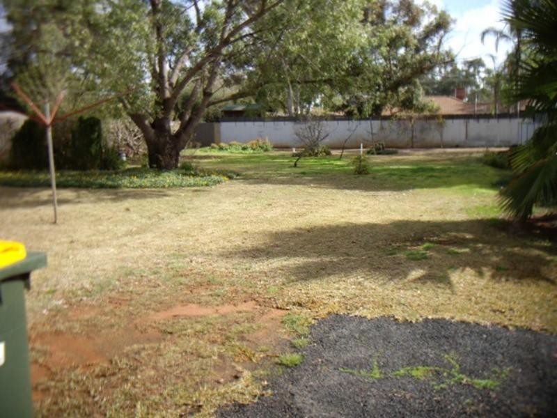 75 Temoin St, Trangie NSW 2823