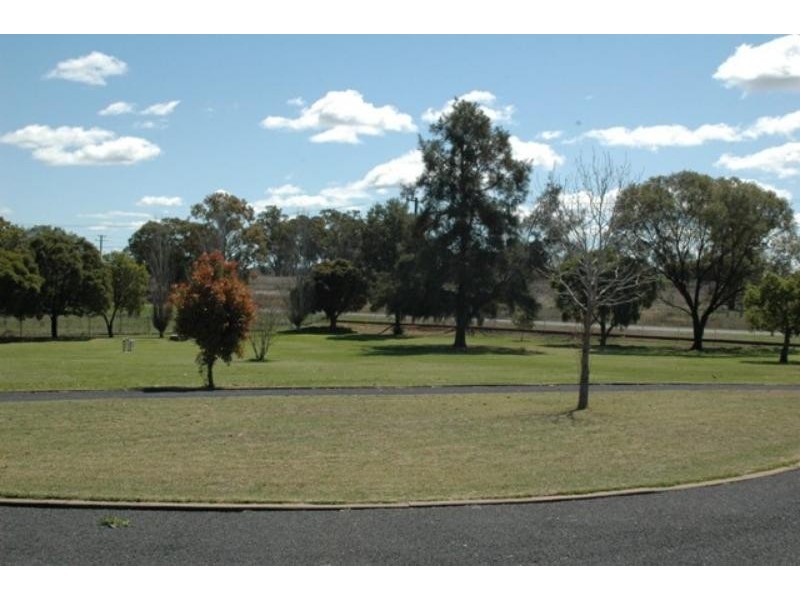 39 Chelmsford Ave, Gilgandra NSW 2827