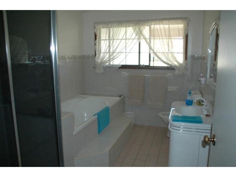 39 Chelmsford Ave, Gilgandra NSW 2827