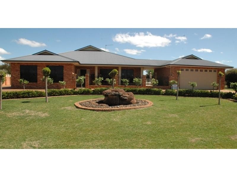 4 Noccundra Pl, Dubbo NSW 2830