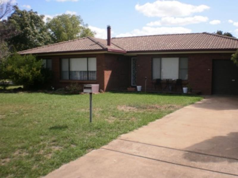 4  Kent  Pl, Dubbo NSW 2830