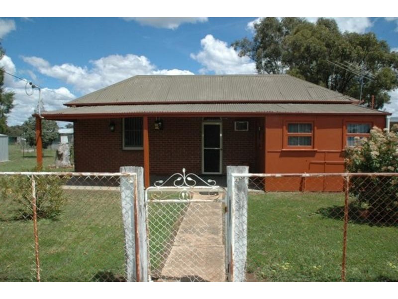 5 Cobboco St, Eumungerie NSW 2831