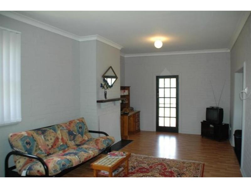 5 Cobboco St, Eumungerie NSW 2831