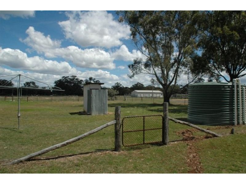 5 Cobboco St, Eumungerie NSW 2831