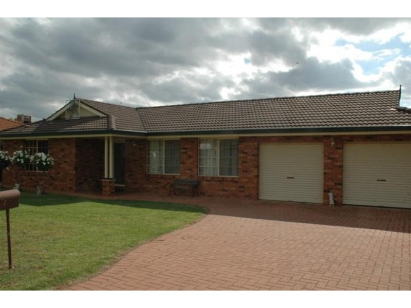 69 Websdale Dr, Dubbo NSW 2830