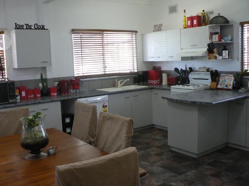 11 Sanderson St, Dubbo NSW 2830