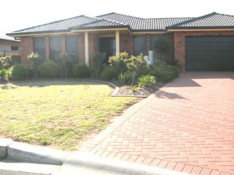 10 Ashlundie Cres, Dubbo NSW 2830