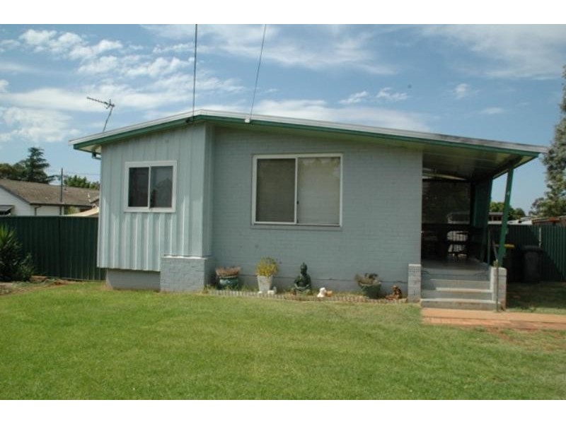 4 Yulong  St, Dubbo NSW 2830