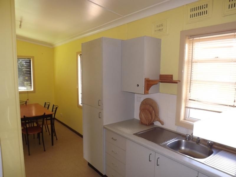 4 Yulong  St, Dubbo NSW 2830