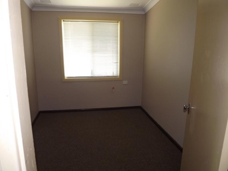4 Yulong  St, Dubbo NSW 2830
