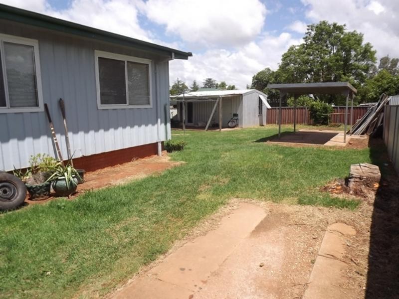 4 Yulong  St, Dubbo NSW 2830