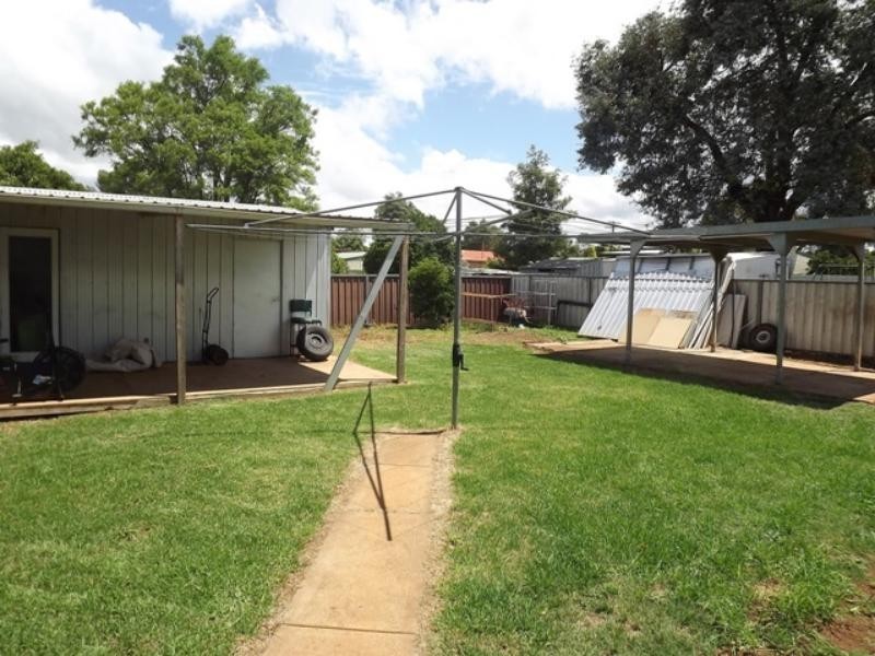 4 Yulong  St, Dubbo NSW 2830