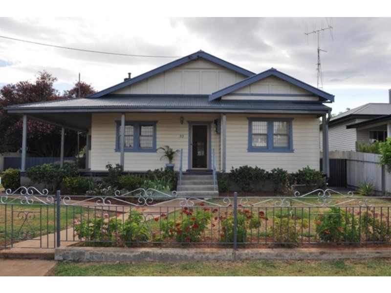 53 Caswell St, Peak Hill NSW 2869