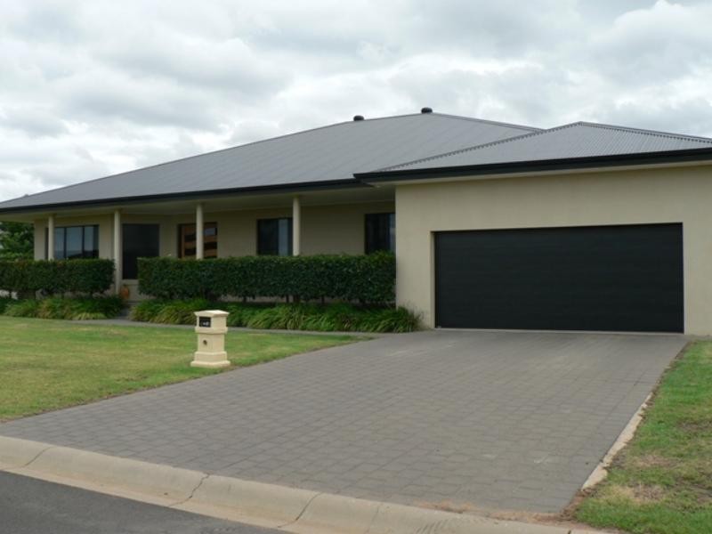 6-8 Carnegie  Ave, Dubbo NSW 2830
