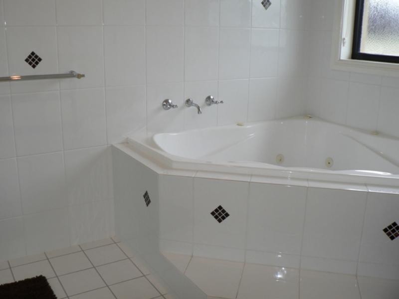 6-8 Carnegie  Ave, Dubbo NSW 2830