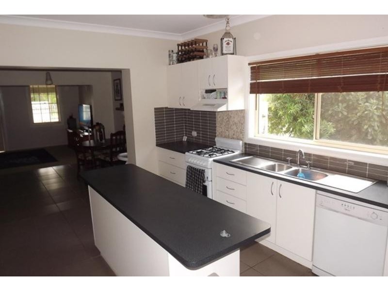 42 Elizabeth St, Dubbo NSW 2830