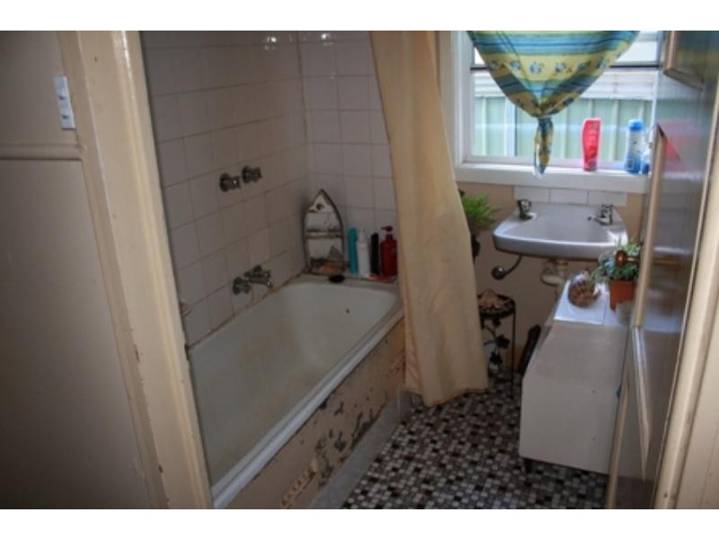 37 Hawkins St, Wellington NSW 2820