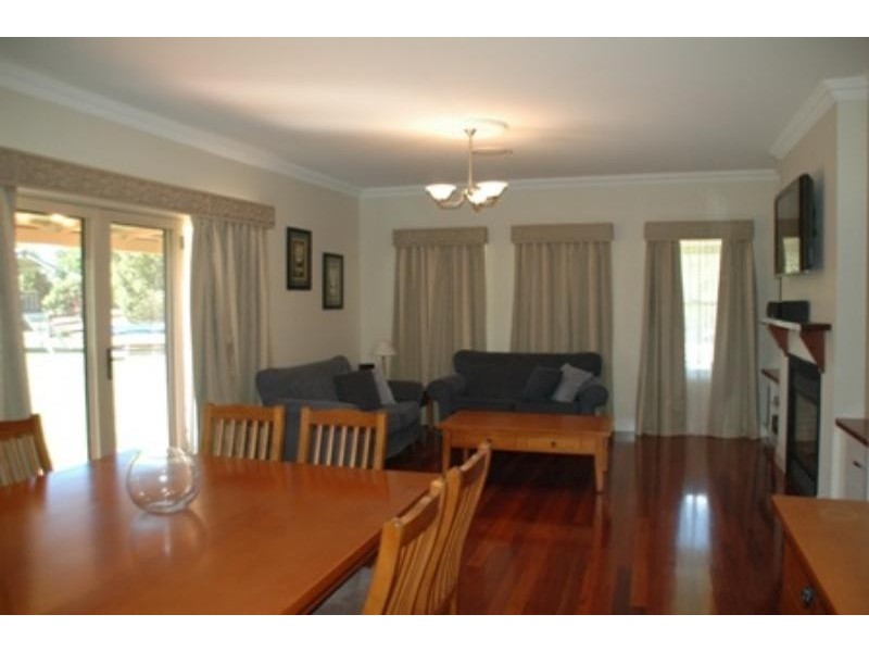 2 Thomas Smith Pl, Dubbo NSW 2830