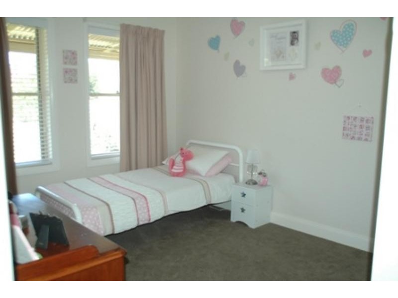 2 Thomas Smith Pl, Dubbo NSW 2830